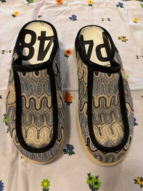 Embroidered Slip-On Mules in Blue, Black & Cream